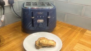 Image of Delonghi Ballerina Seta toaster