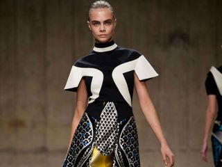 Cara Delevingne models Peter Pilotto at London Fashion Week