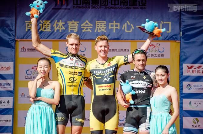 Sam Witmitz (Budget Forklifts) beat Alois Kankovsky and Mattia Gavazzi to win stage 3 of the Tour of Taihu Lake.