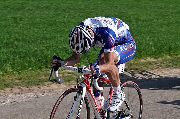 Alexandr Kolobnev (Katusha) tries desperately to stay away.