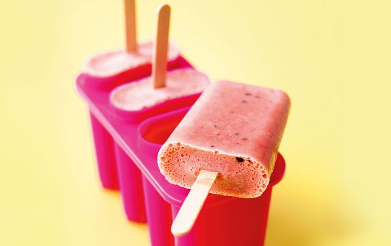Strawberry yoghurt ice pops