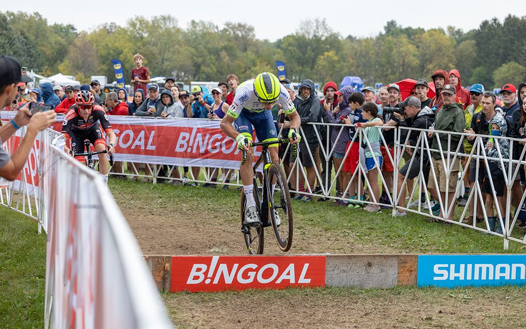 Quinten Hermans going over the barriers at the Waterloo UCI Cyclo-cross World Cup men's elite race 2021