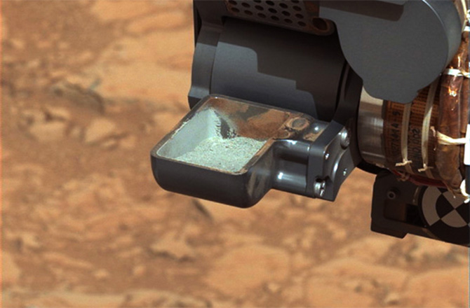 Curiosity Rover&#039;s Sample of Powdered Rock