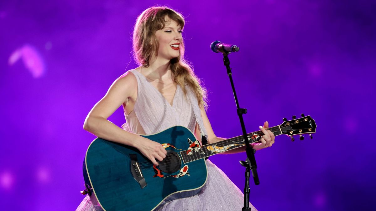 Taylor Swift performs during &quot;Taylor Swift | The Eras Tour&quot; at the National Stadium on March 02, 2024 in Singapore. (Photo by Ashok Kumar/TAS24/Getty Images for TAS Rights Management)