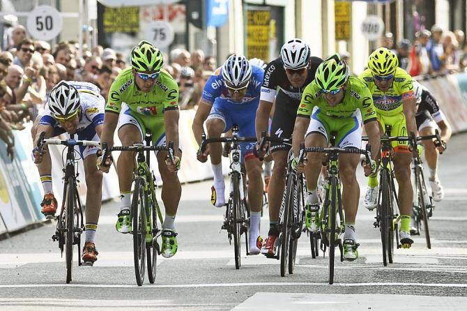 Peter Sagan (Cannondale) sprints to a win