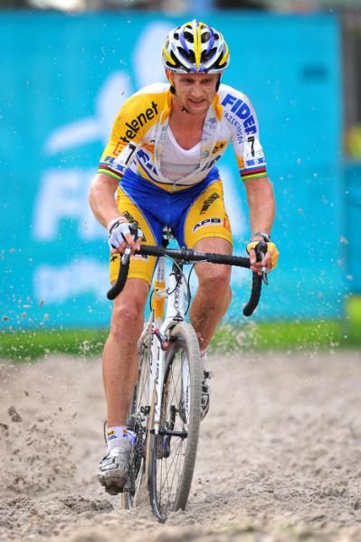 Bart Wellens (Telenet-Fidea Cycling Team) powers through the sand.