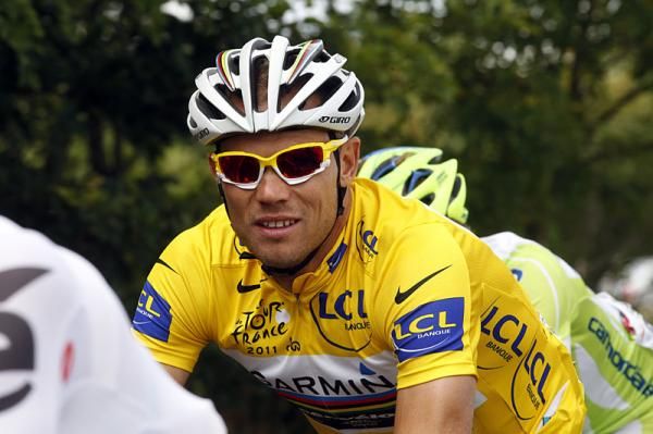 Thor Hushovd (Garmin-Cervelo) looks pretty comfortable in yellow