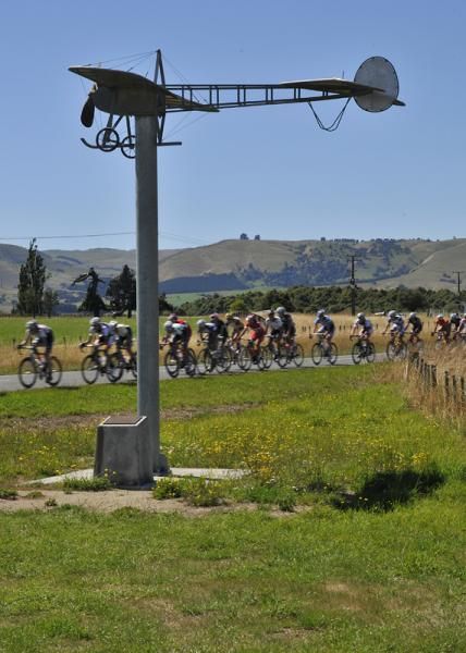 The peloton is flying