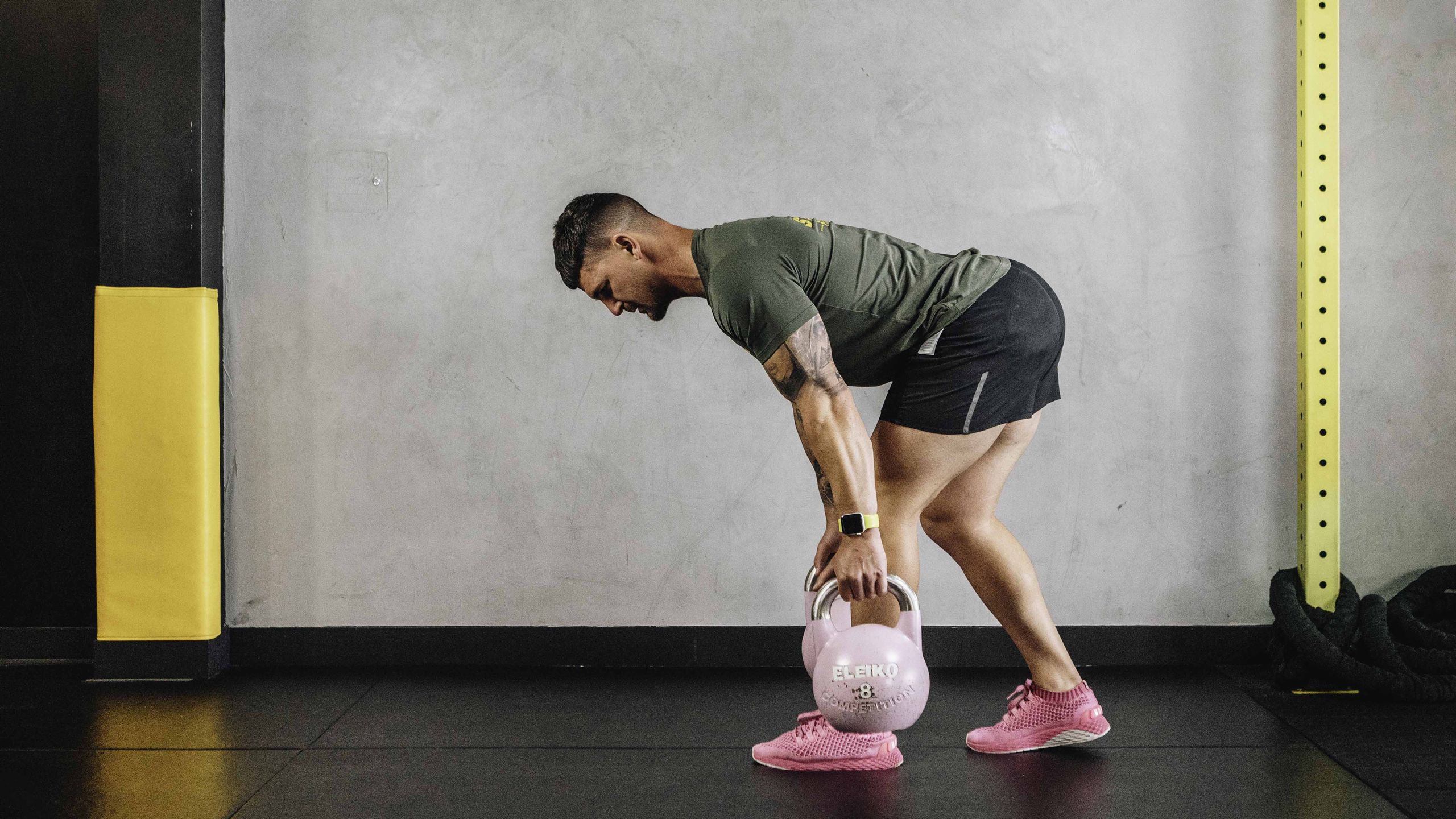 How to do deadlifts at home with a kettlebell get stronger with no