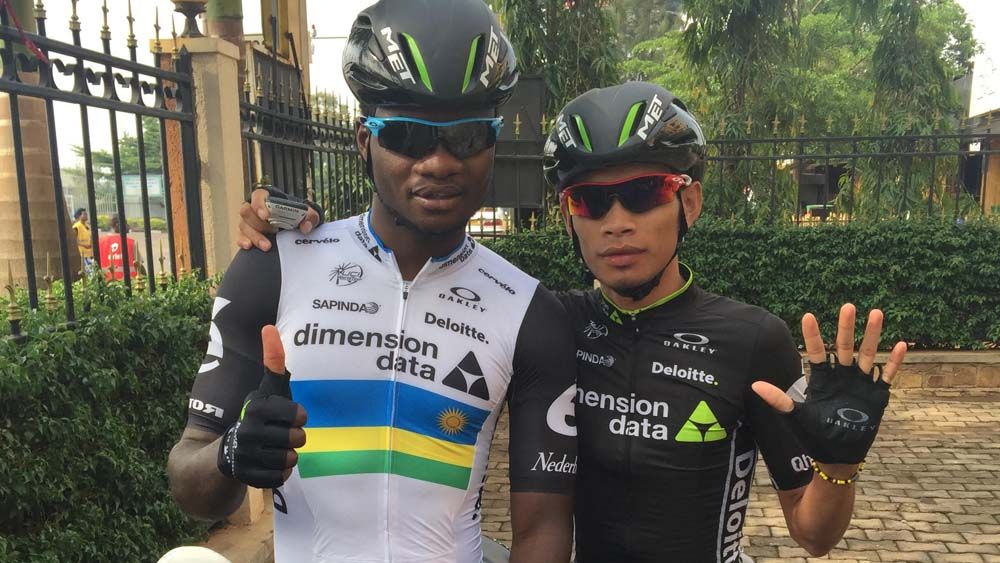 Rwandan national champion Bonaventure Uwizeyimana and Junrey Navarro