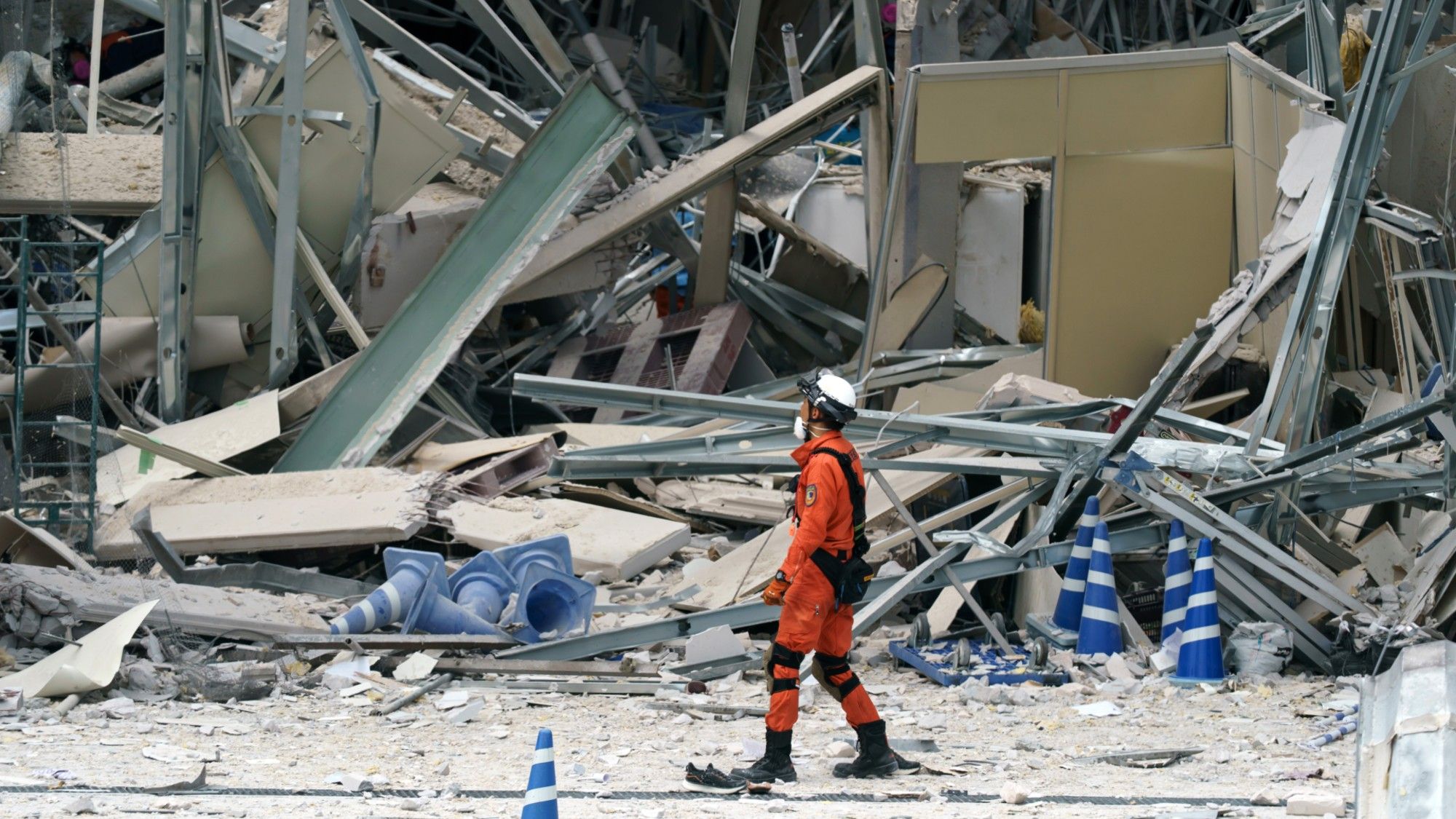 ‘Race against time' to find Japan earthquake survivors