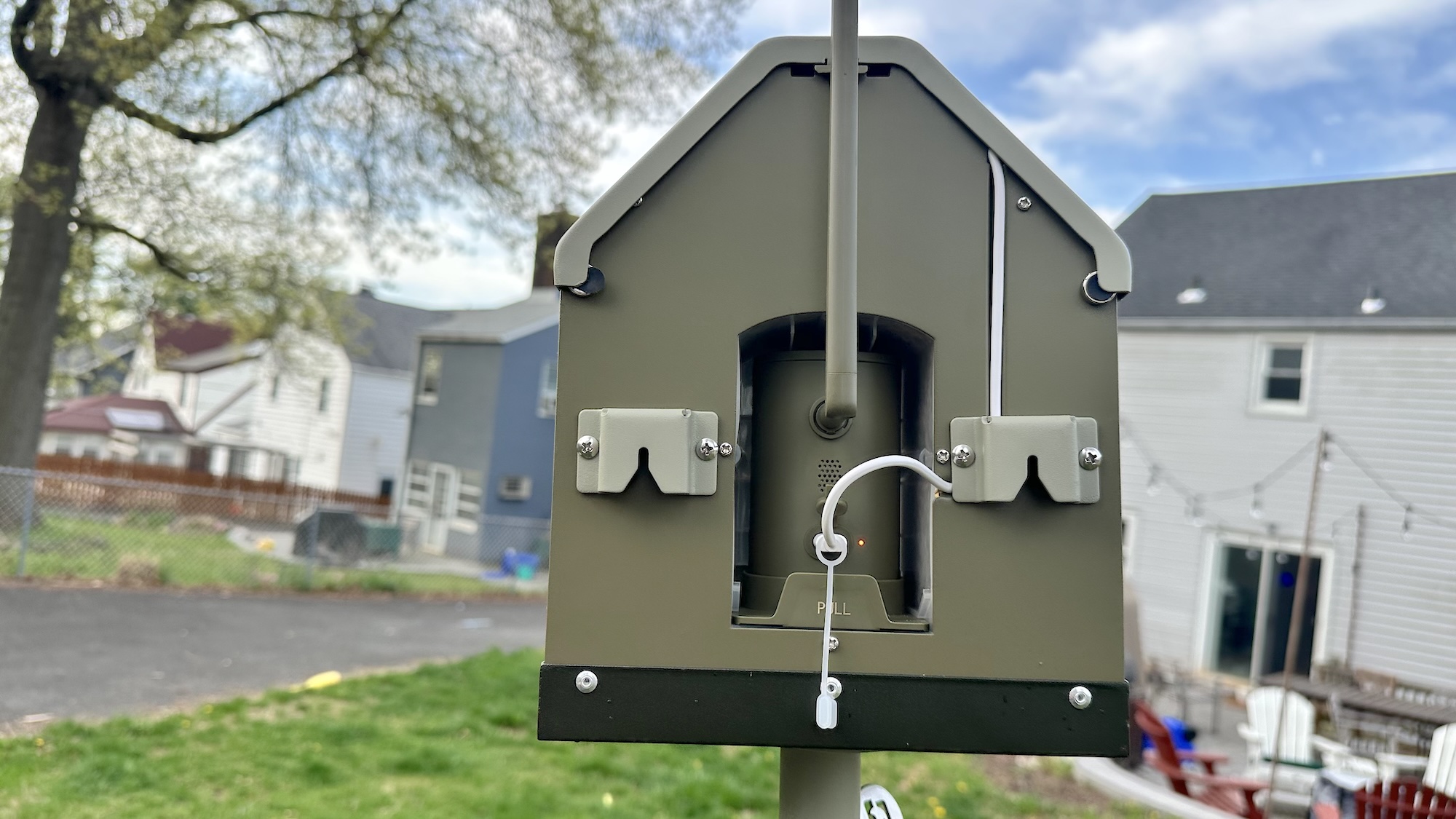 Birdfy Metal 2 4K Smart Bird Feeder rear view