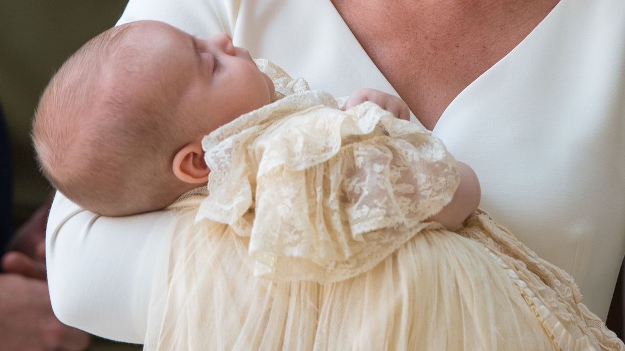 Pippa Middleton Wears Blue Dress to Prince Louis' Christening Marie(01)