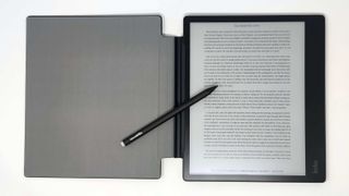 The Kobo Elipsa 2E and its stylus