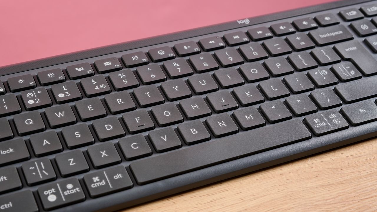 Close-up of Logitech Signature Slim K950 keys