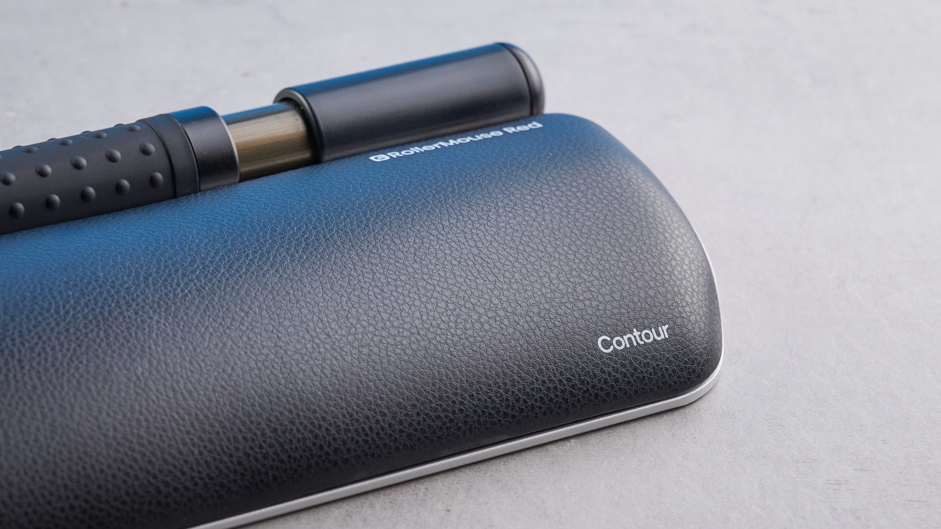 Contour RollerMouse Red Wireless with the slim wrist rest