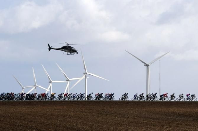 The windswept opening stage of Paris-Nice saw Sky and Omega Pharma-QuickStep seize control.