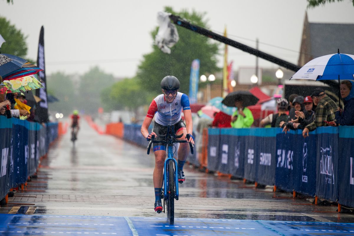 Marisa Boaz wins the 100 at Unbound Gravel 2022