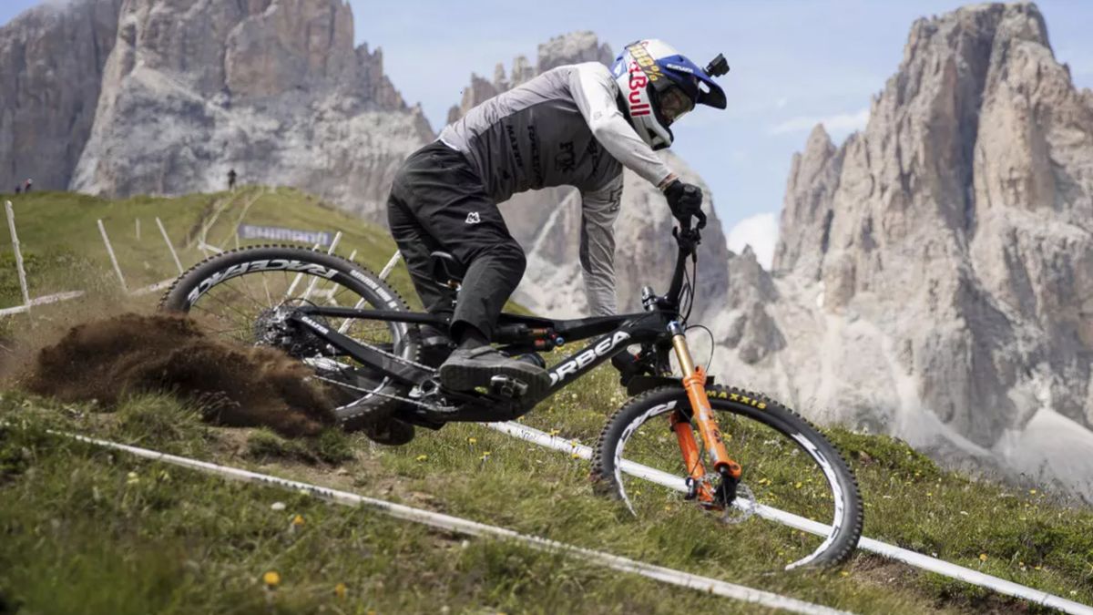 enduro rider on downhill section