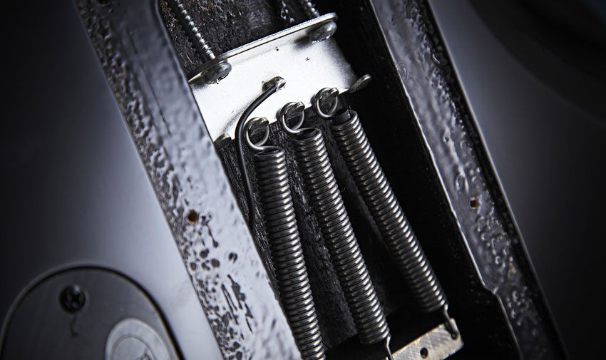 Floyd Rose springs are notorious for their obtrusive rattle. Here, though, the simple inclusion of rubber dampeners ensures their enduring silence. It's a great idea that works perfectly