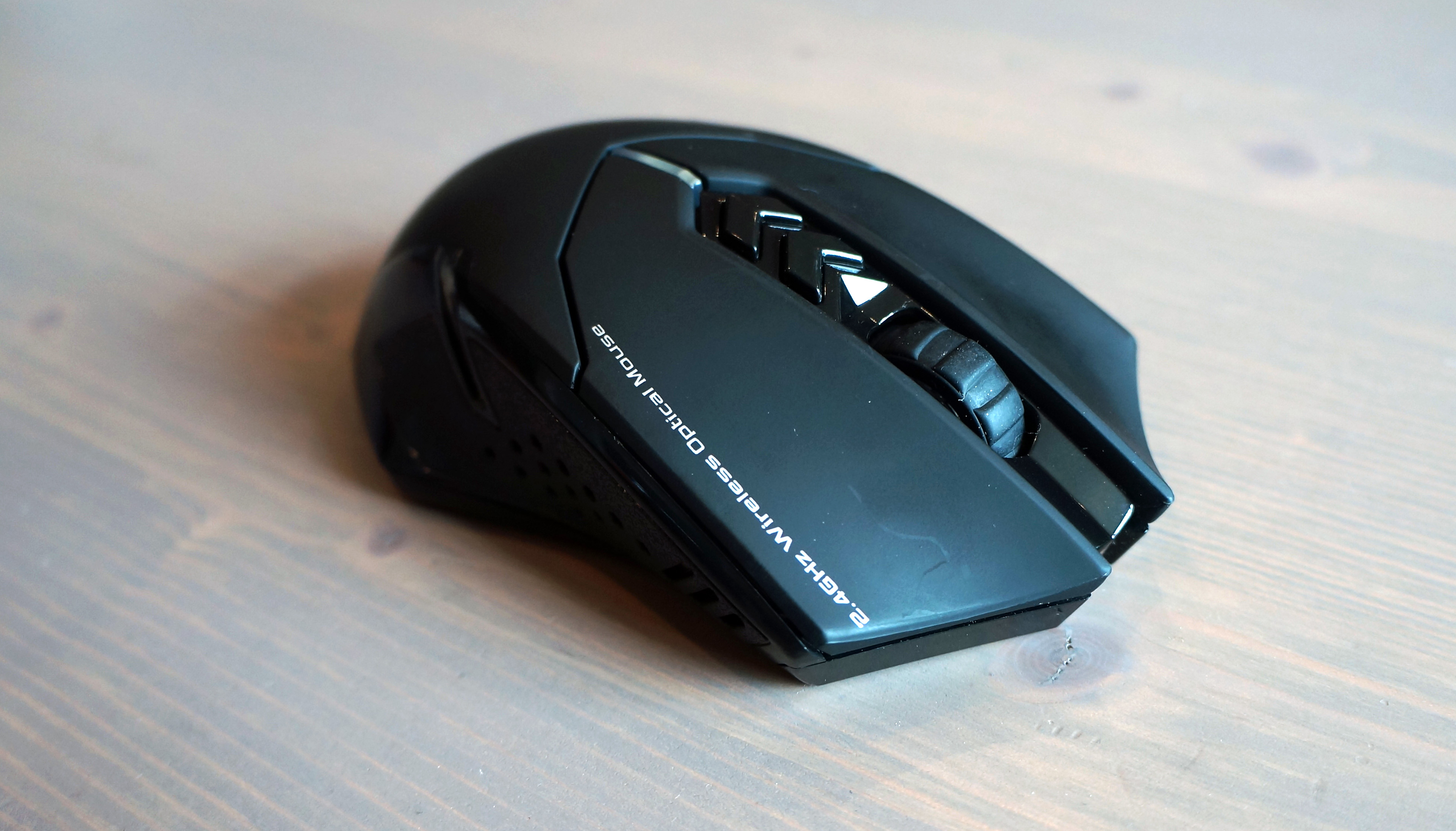 pictek gaming mouse turns red battery