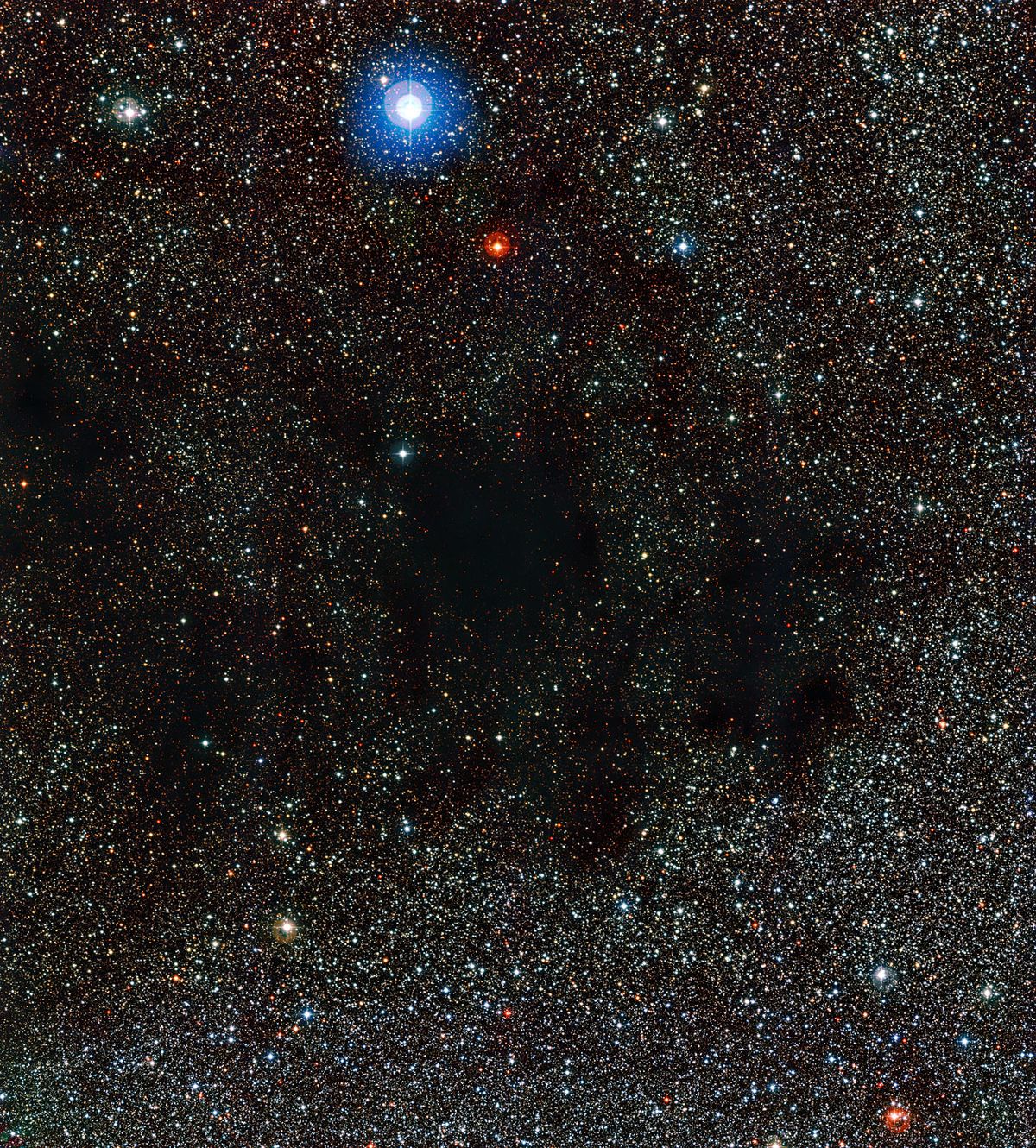 Inky Coalsack Nebula Smudges Milky Way in Striking New Views | Space