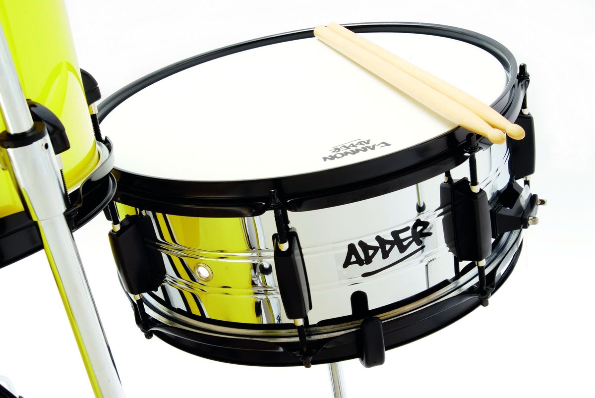 The offset lugs look great - if you&acute;re into that kind of thing - and will appeal to the Adder&acute;s target market