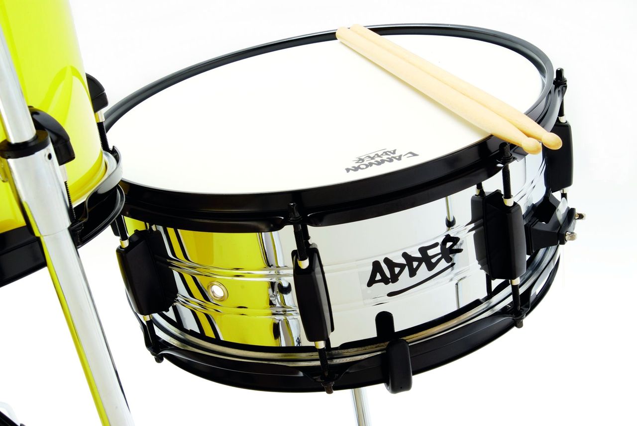 The offset lugs look great - if you&acute;re into that kind of thing - and will appeal to the Adder&acute;s target market