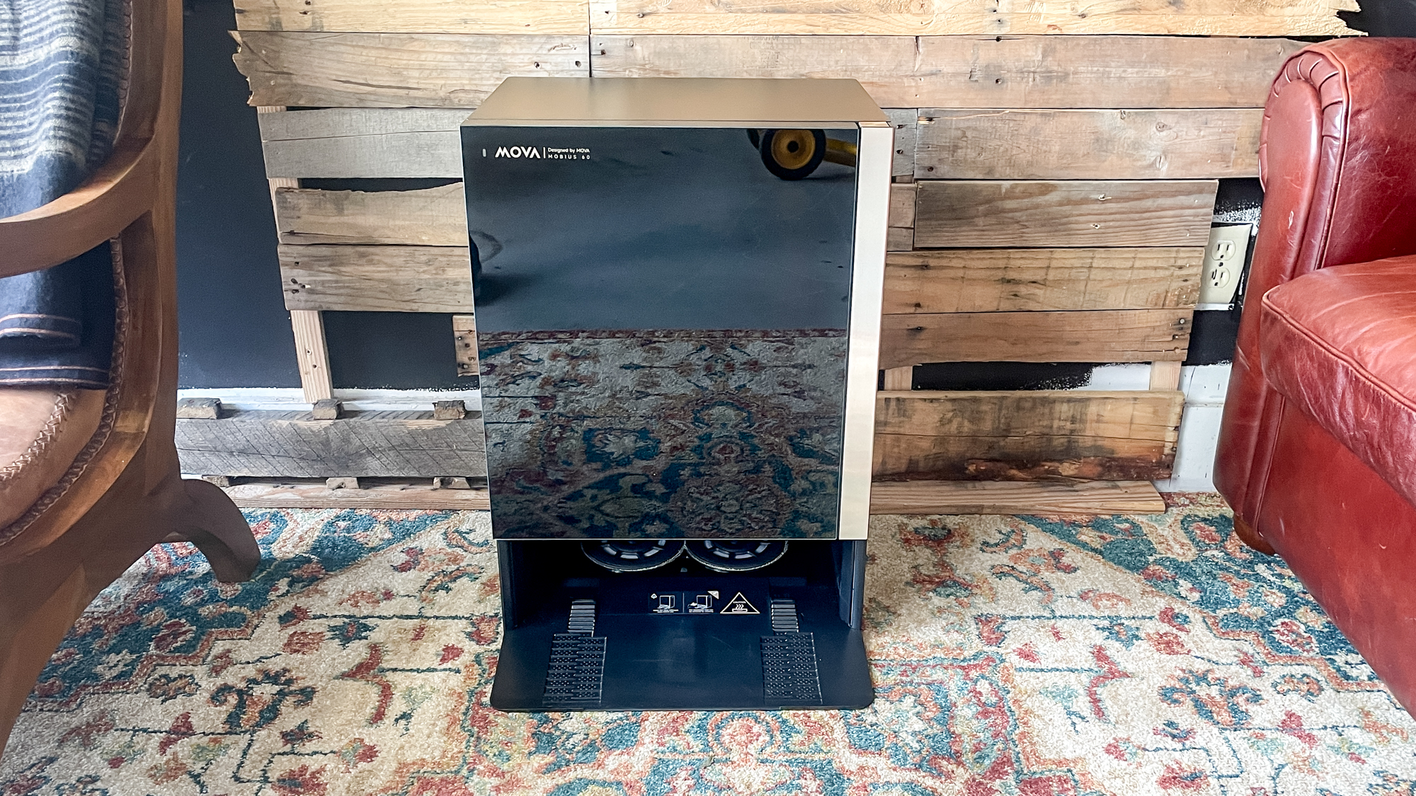The Mova Mobius 60 robot vacuum base station