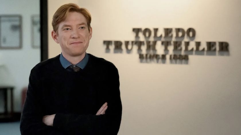 Ned Sampson (played by Domhnall Gleeson) faces an impossible task to turn an ailing Midwestern newspaper around