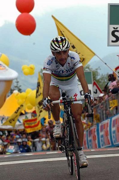 Paolo Bettini (Quickstep-Innergetic) finishes a tough climb.