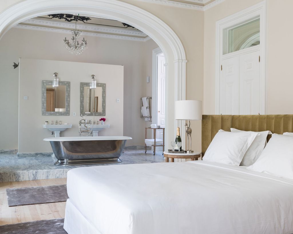 Master bedroom ideas with bath: 13 designs for a luxurious master suite ...