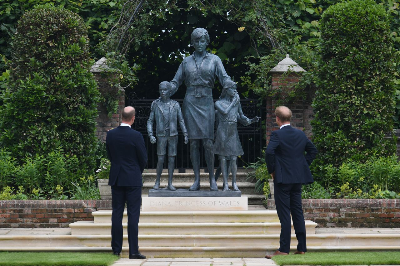 Prince William and Prince Harry unveil their mother, Princess Diana's statue