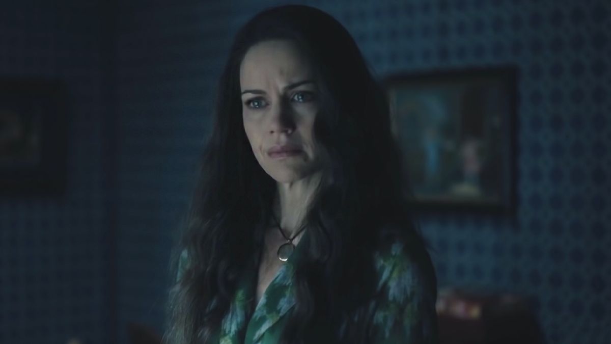 Carla Gugino in The Haunting of Hill House