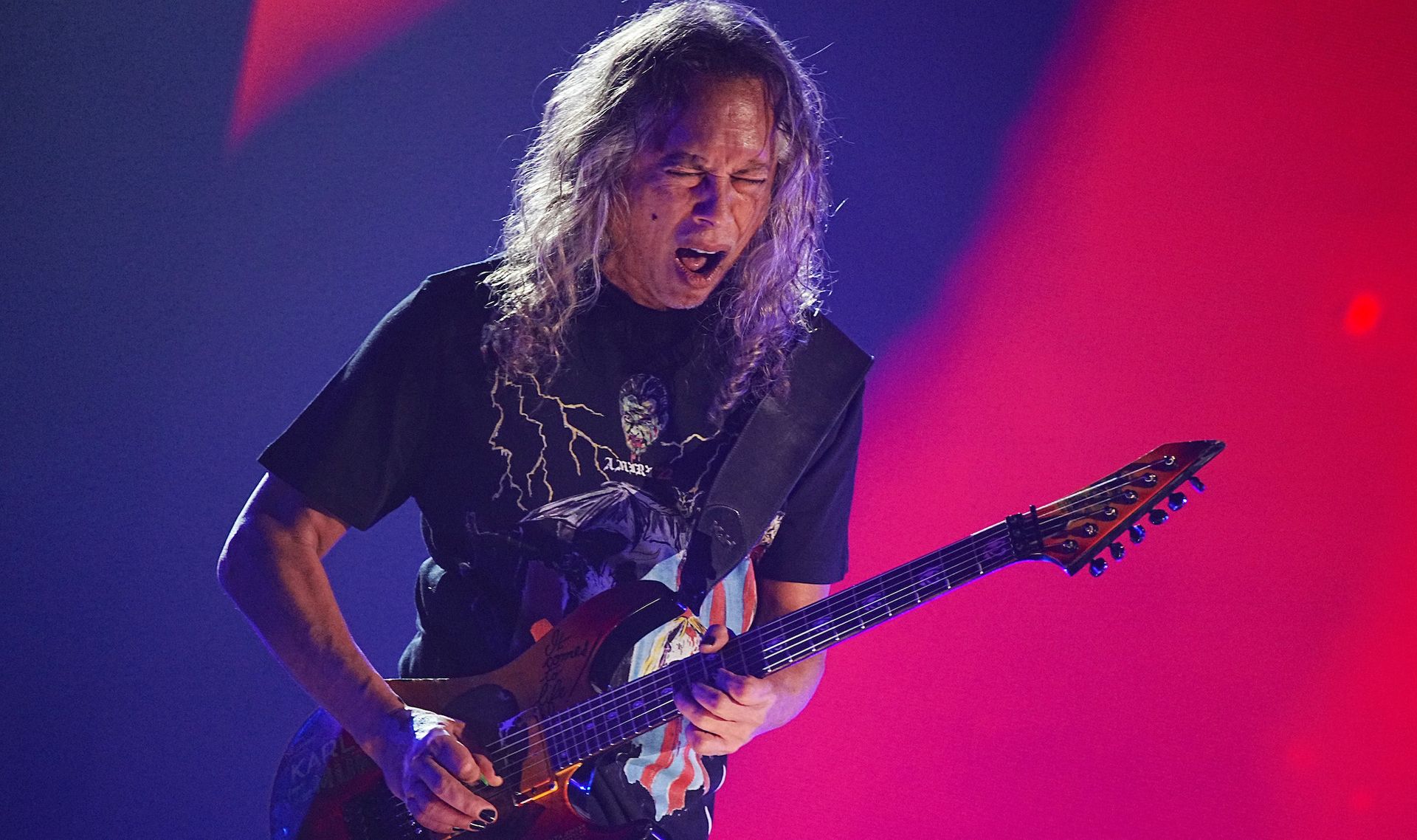 Kirk Hammett explains why he uses wah so much: 