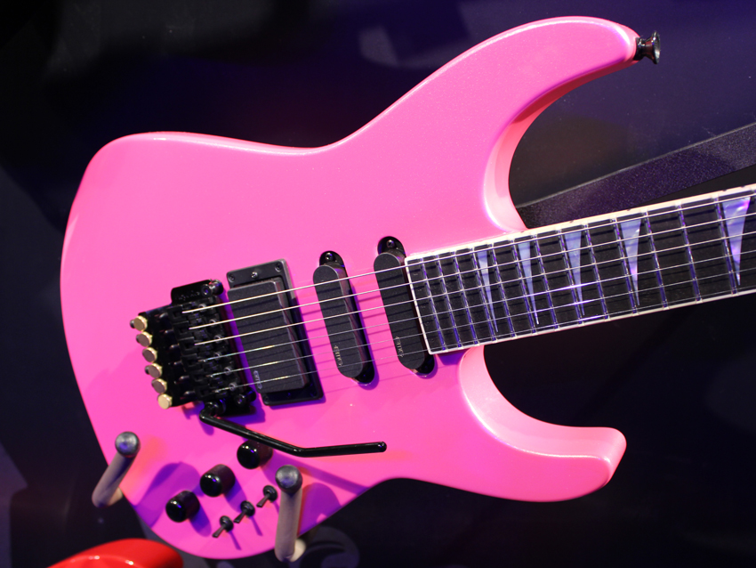 Jackson Limited Edition 30th Anniversary Soloist pink