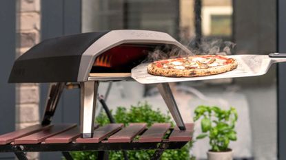 Product review of pizza oven Ooni Karu 12