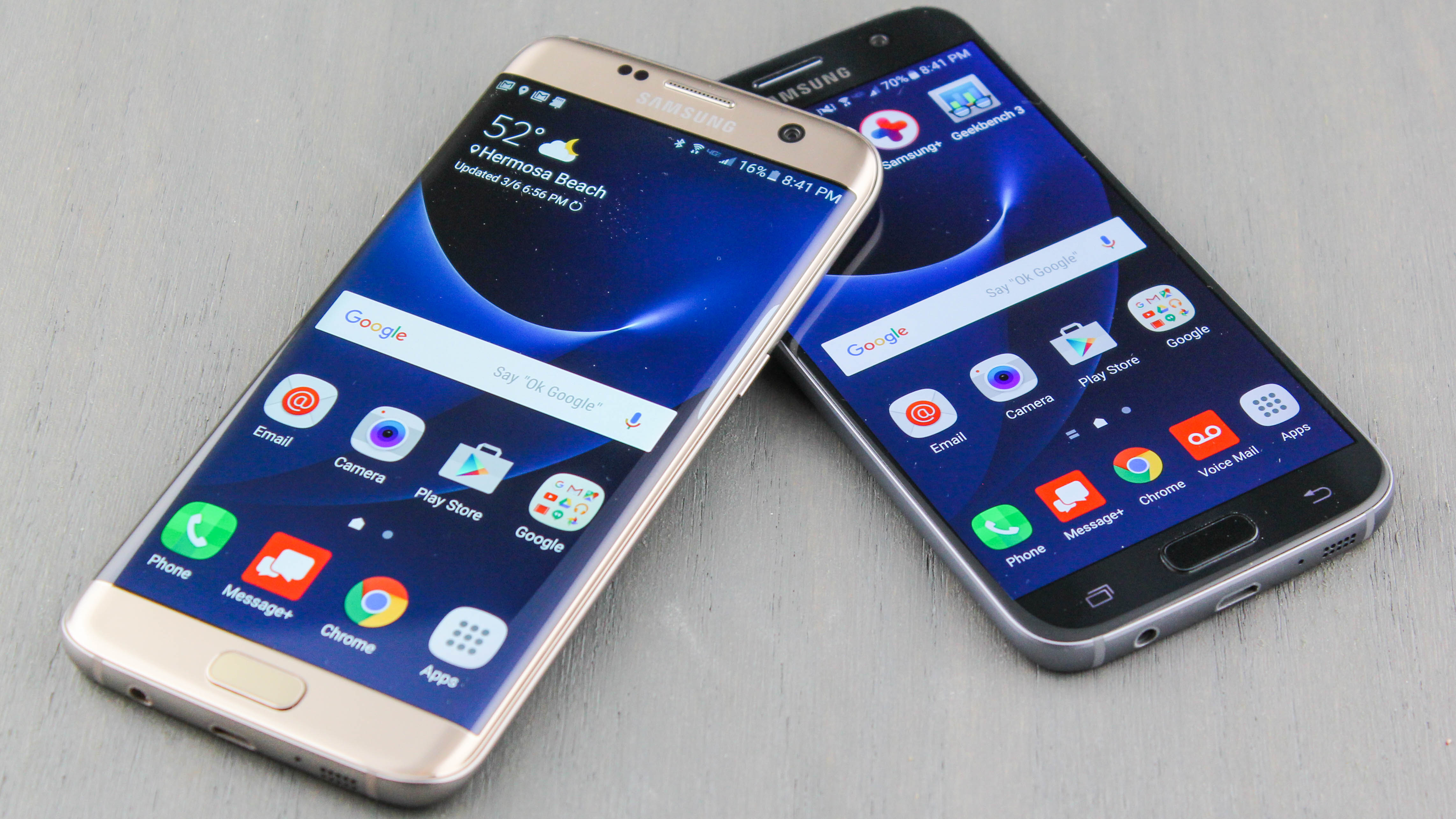 Moederland Almachtig druk Samsung Galaxy S7 vs Galaxy S7 Edge | TechRadar