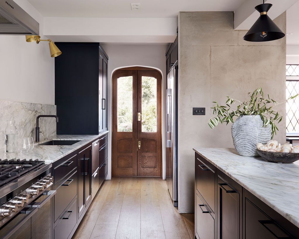 What is the best layout for a galley kitchen? 10 design tips