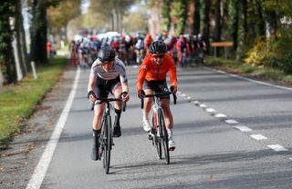 Marit Raaijmakers (L) on the attack with Sara Poidevin (Rally Cycling) at Gent-Wevelgem in 2020