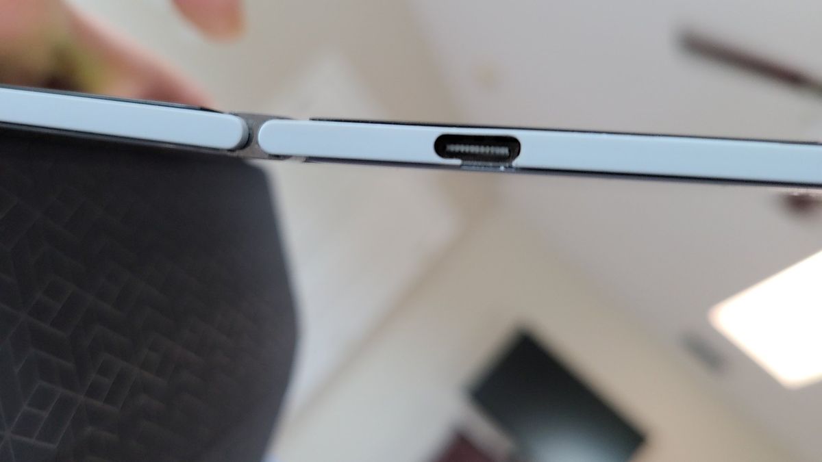 Surface Duo Chipped Port