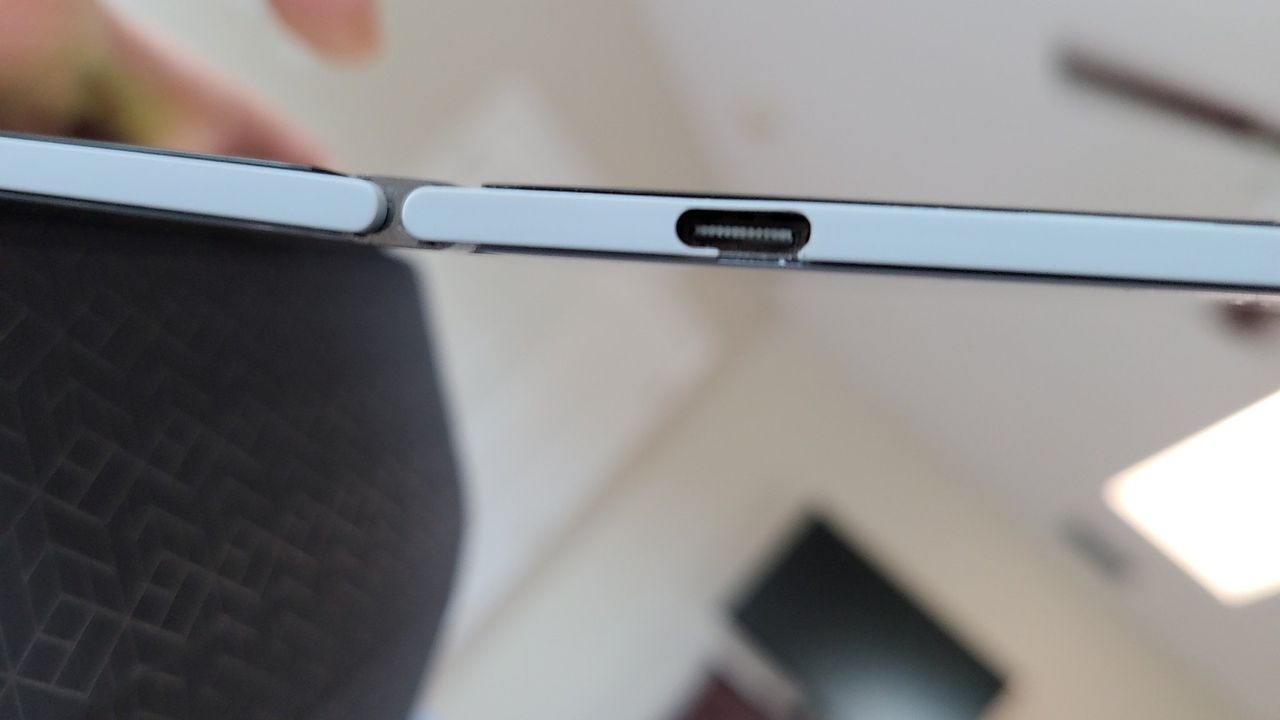 Surface Duo Chipped Port