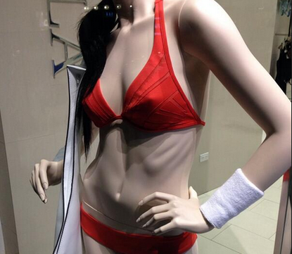 NYC storefront ditches mannequin with protruding ribs