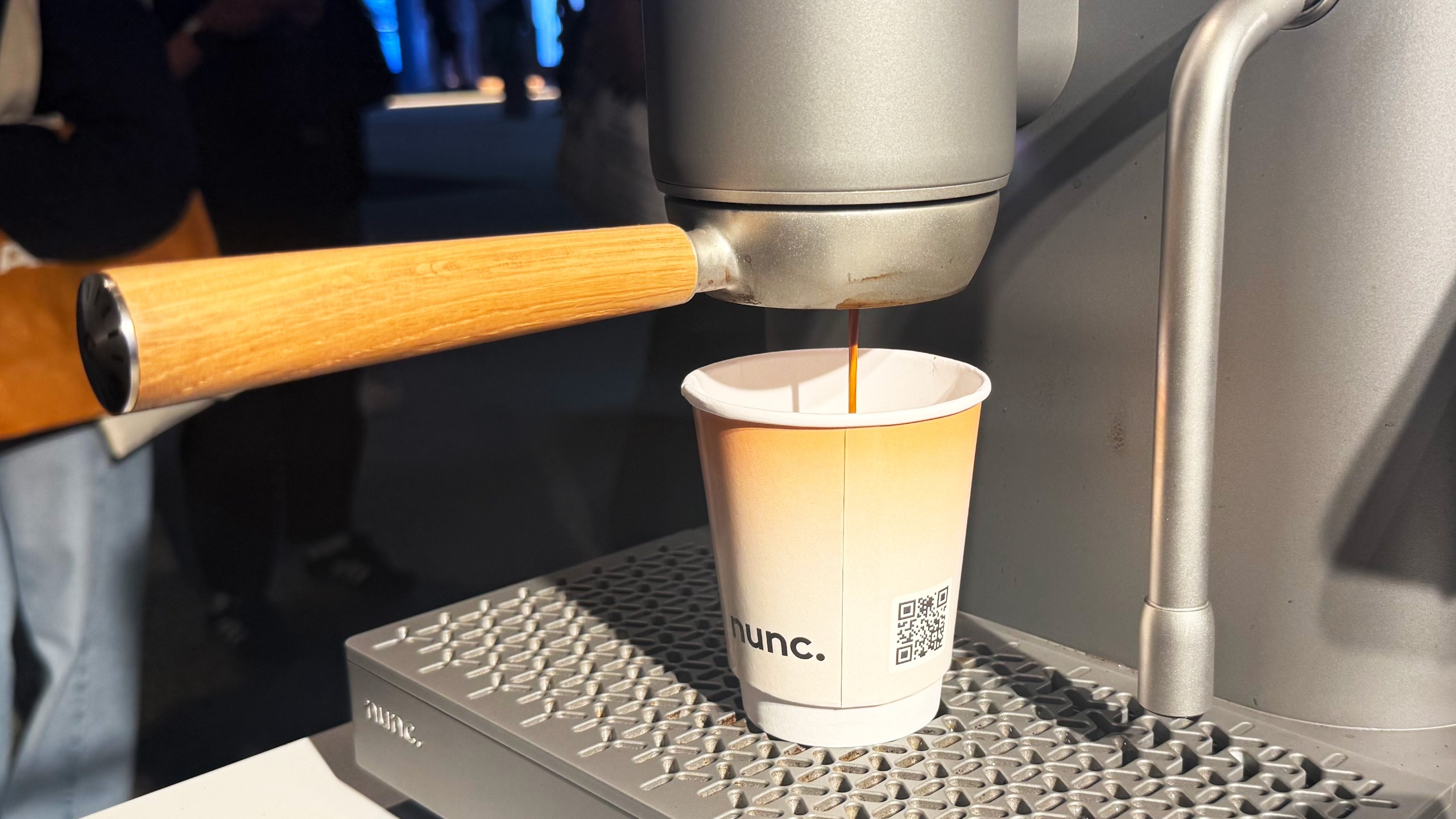 the nunc. espresso machine with AI assisted dialling in