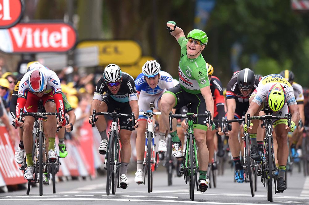 Andr&eacute; Greipel (Lotto Soudal) victory salute