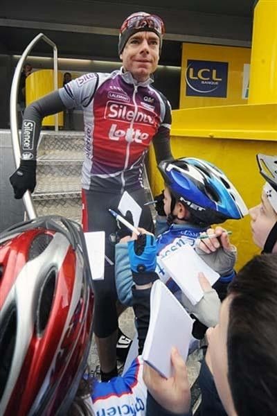 Cadel Evans (Silence-Lotto) is next up for signing autographs.