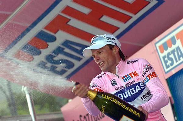 Danilo Di Luca (Liquigas) lets the bubbly loose.