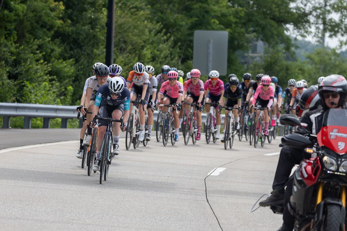 The field let the 3 riders up the road get a time gap as far out as three and a half minutes.