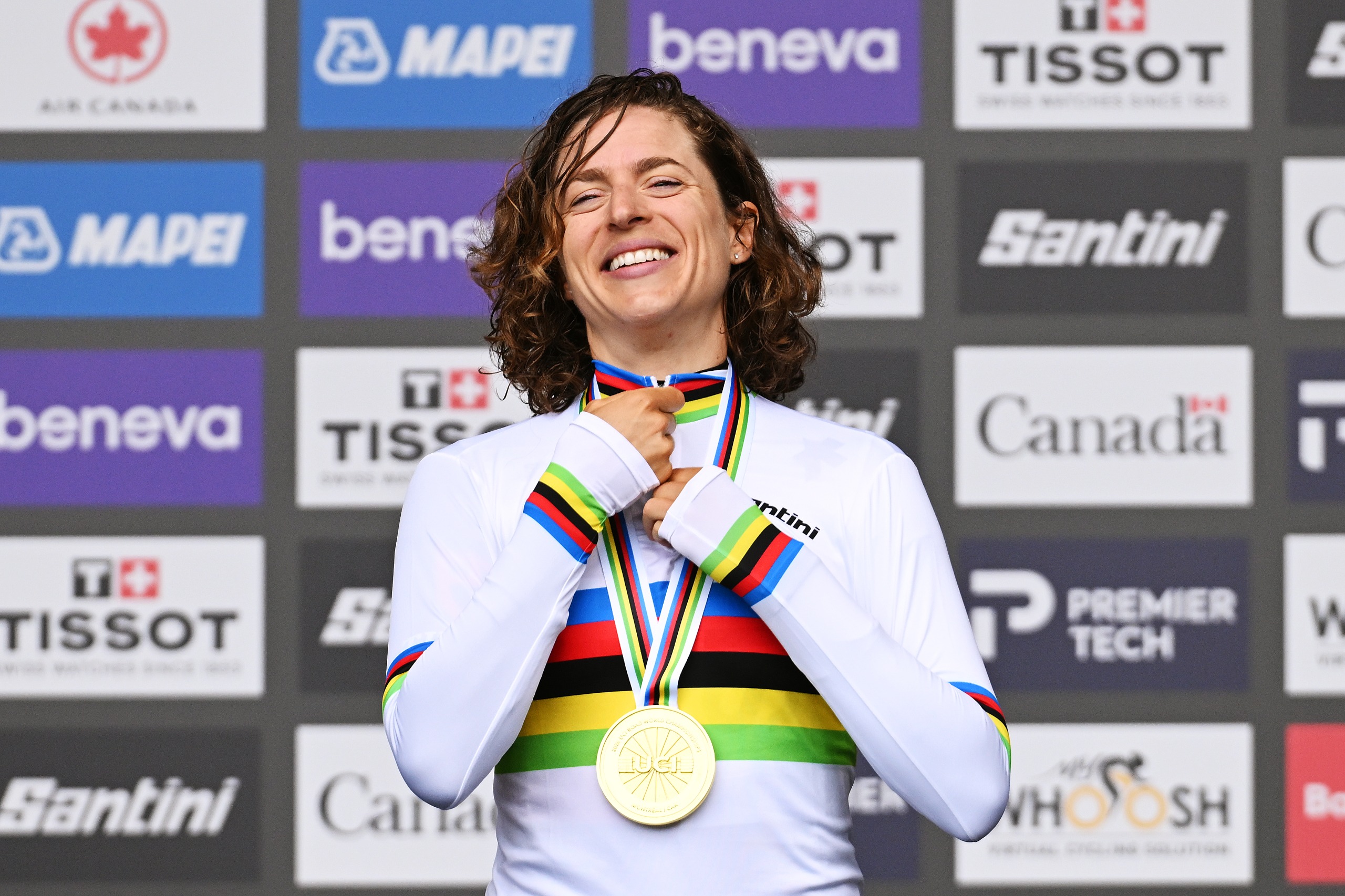 MONTREAL, QUEBEC - SEPTEMBER 20: Gold medalist Marlen Reusser and Team Switzerland celebrates on the podium during the 99th UCI Road World Championships Montreal 2026 - Women Elite Individual Time Trial a 39,2km race from Montreal to Montreal on September 20, 2026 in Montreal, Quebec. (Photo by Dario Belingheri/Getty Images)