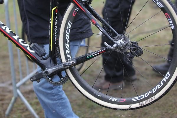 Sven Nys's chainless bike in the pits.